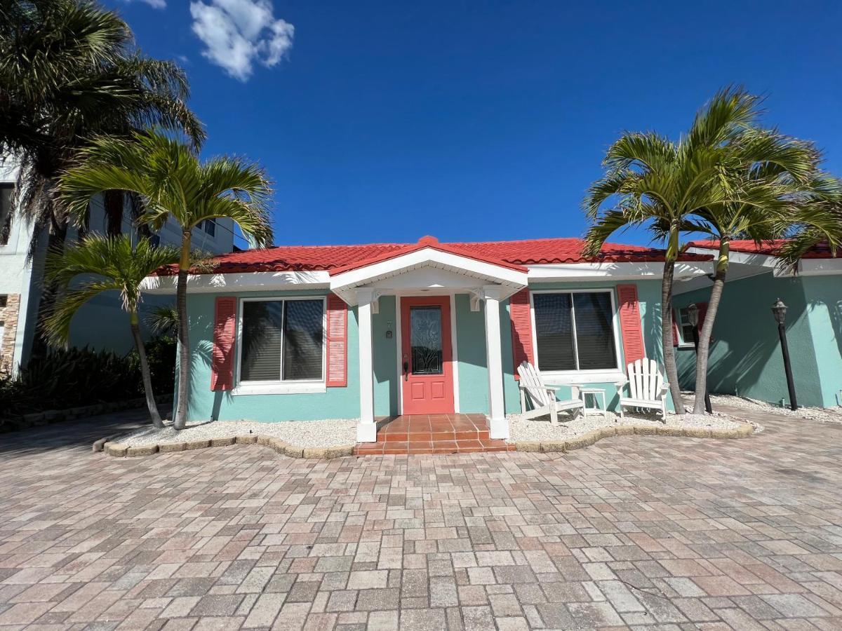 Blue Waters Treasure Island Hotel Exterior photo