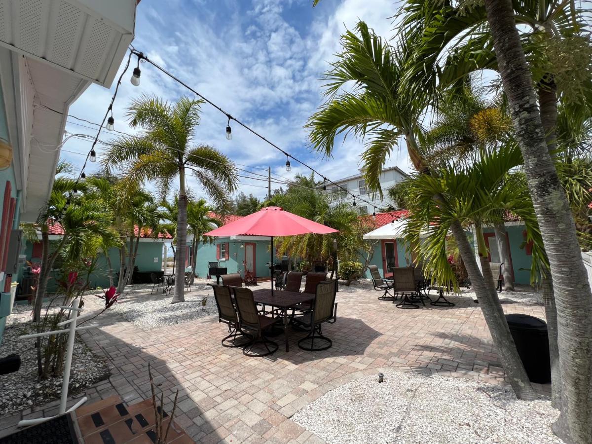 Blue Waters Treasure Island Hotel Exterior photo