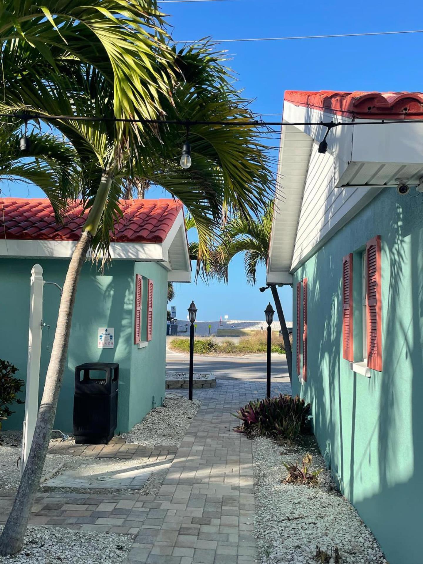 Blue Waters Treasure Island Hotel Exterior photo